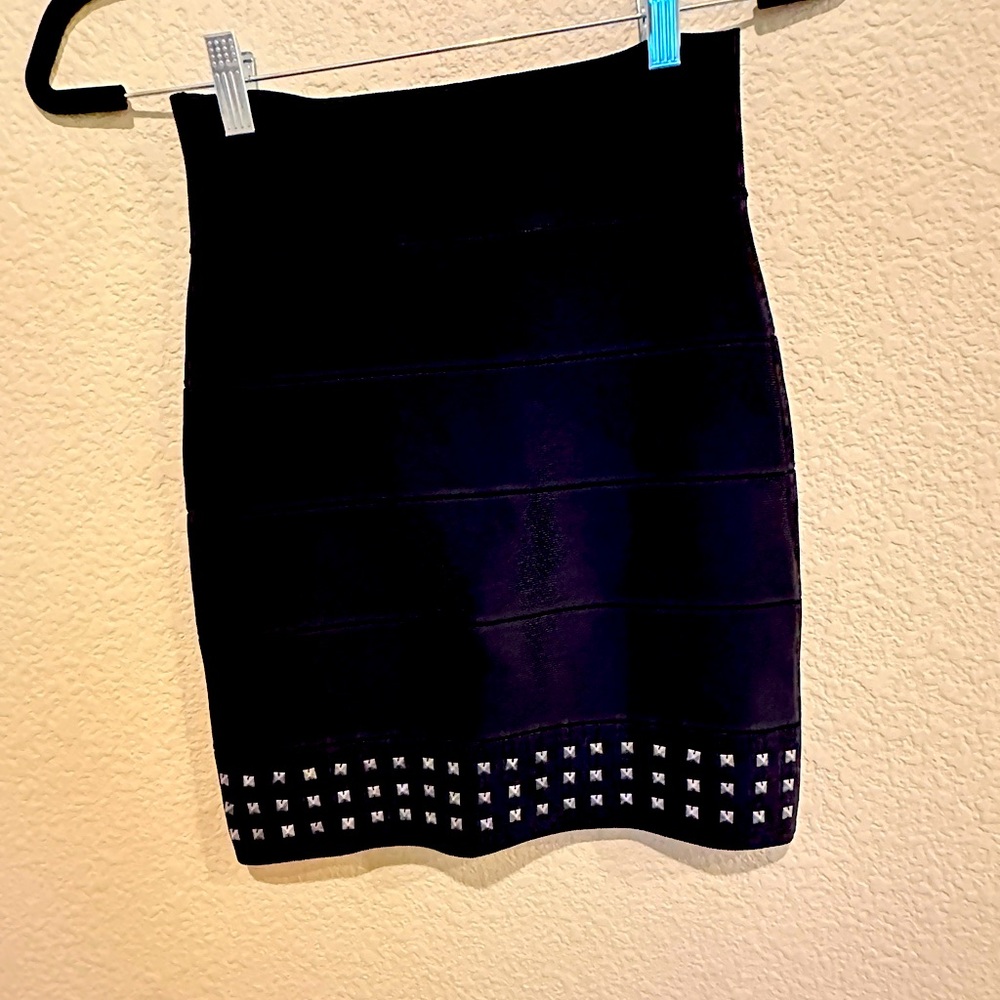 Black BcbgMaxAzria skirt Size XS